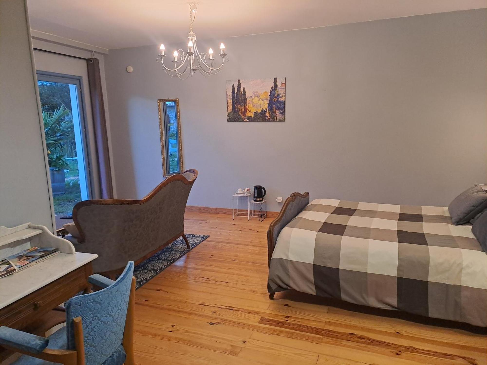 Bed and Breakfast La Cadournaise Saint-Seurin-de-Cadourne Esterno foto