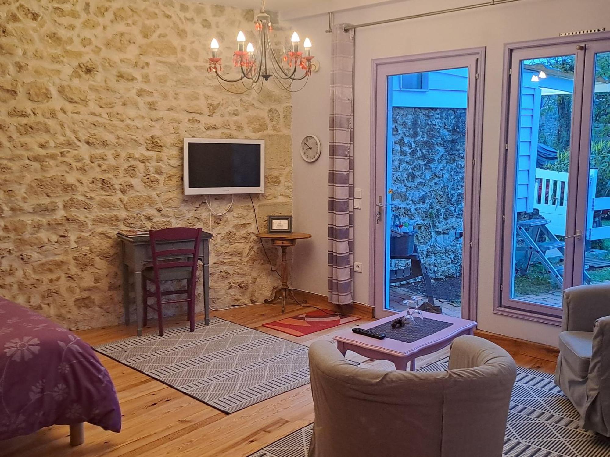Bed and Breakfast La Cadournaise Saint-Seurin-de-Cadourne Esterno foto
